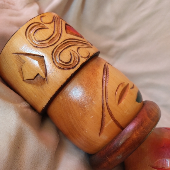 20" Wooden carved Kokeshi doll - Picture 4 of 7